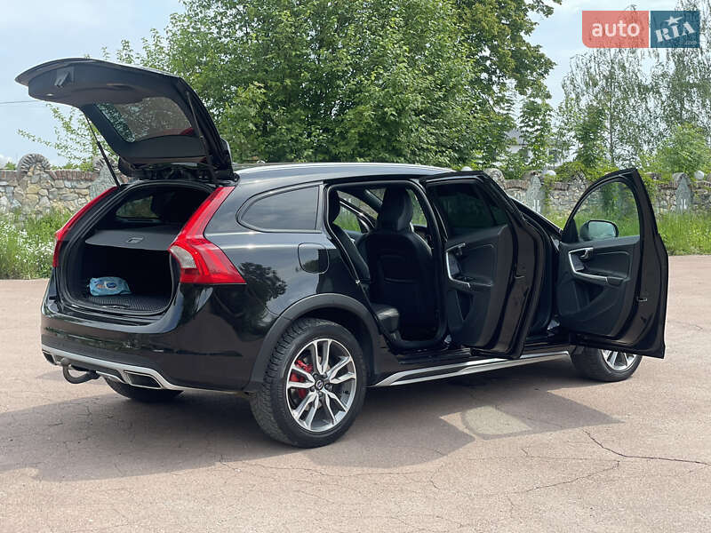 Седан Volvo S60 Cross Country 2017 в Івано-Франківську