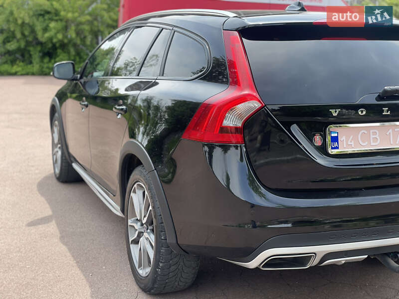Седан Volvo S60 Cross Country 2017 в Івано-Франківську