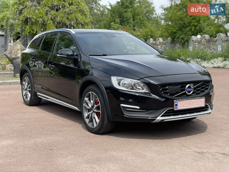 Седан Volvo S60 Cross Country 2017 в Івано-Франківську