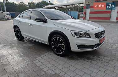 Седан Volvo S60 Cross Country 2016 в Тернополе