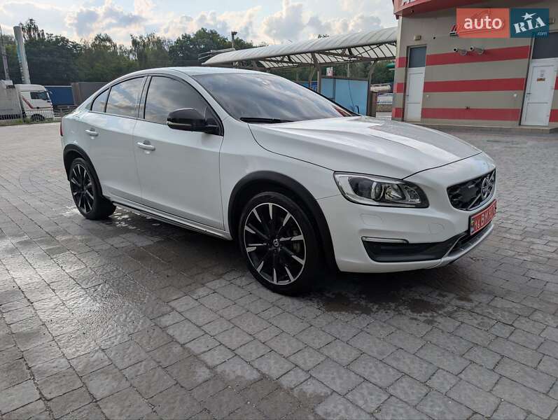 Седан Volvo S60 Cross Country 2016 в Тернополе