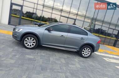 Седан Volvo S60 Cross Country 2016 в 