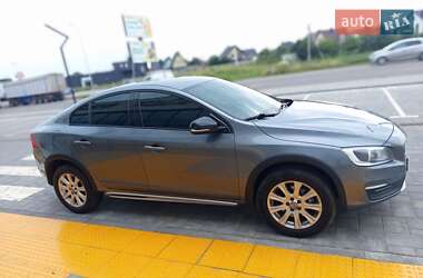 Седан Volvo S60 Cross Country 2016 в Луцке