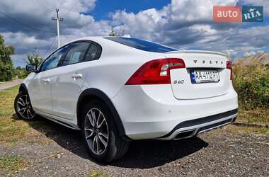 Седан Volvo S60 Cross Country 2017 в 