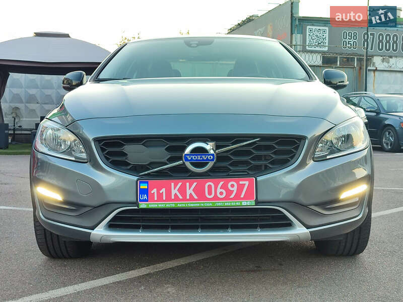Седан Volvo S60 Cross Country 2018 в Киеве
