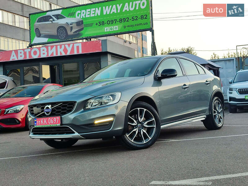 Седан Volvo S60 Cross Country 2018 в Киеве