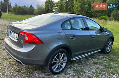 Седан Volvo S60 Cross Country 2016 в Ивано-Франковске Седан Volvo S60 Cross Country 2016 в Ивано-Франковске