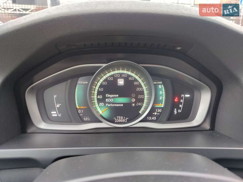 Седан Volvo S60 Cross Country 2017 в Києві