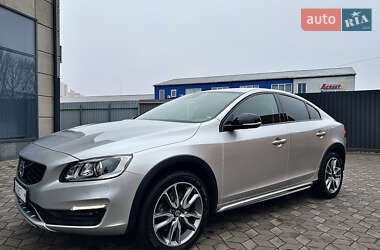 Седан Volvo S60 Cross Country 2017 в Киеве