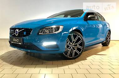 Седан Volvo S60 2018 в Киеве