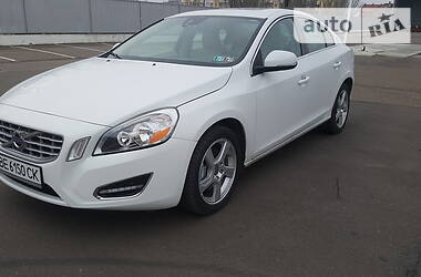 Седан Volvo S60 2012 в Киеве