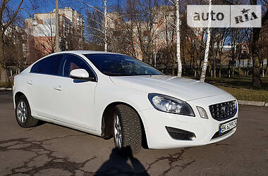 Седан Volvo S60 2013 в Ровно