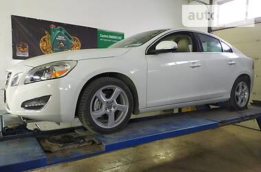 Седан Volvo S60 2012 в Киеве