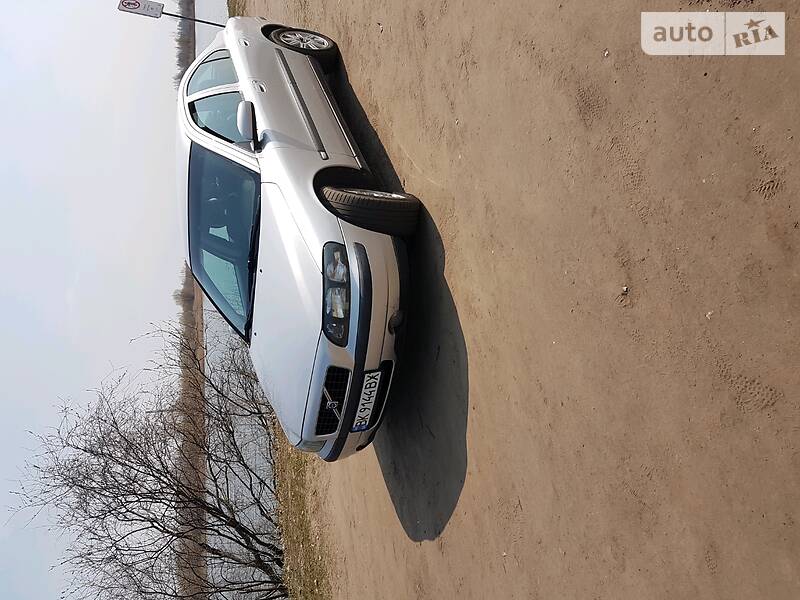 Седан Volvo S60 2004 в 