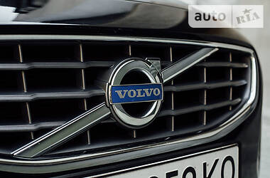 Седан Volvo S60 2012 в Львові