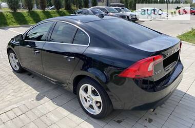 Седан Volvo S60 2011 в Львове