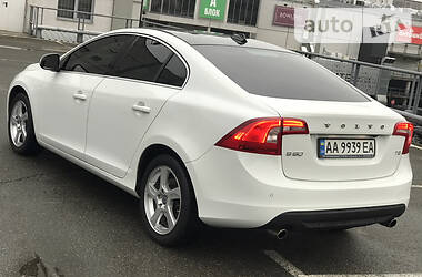 Седан Volvo S60 2011 в Киеве