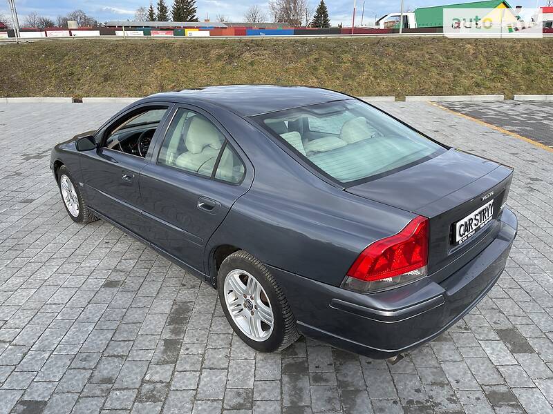 Седан Volvo S60 2005 в Стрые