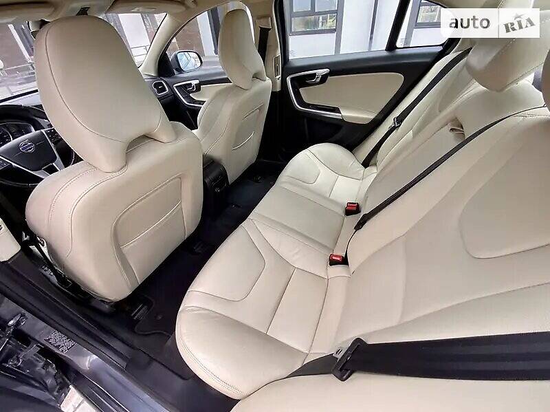 Седан Volvo S60 2016 в Києві