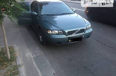 Седан Volvo S60 2001 в Глухове