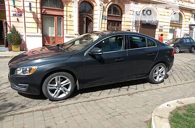 Седан Volvo S60 2014 в Черновцах