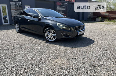 Седан Volvo S60 2011 в Дрогобичі