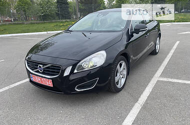 Седан Volvo S60 2010 в Житомире