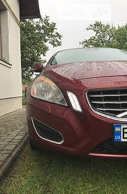 Седан Volvo S60 2012 в Львове