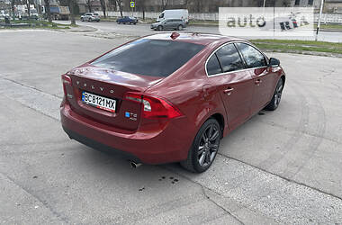 Седан Volvo S60 2010 в Львове