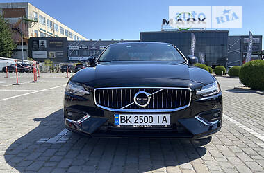 Седан Volvo S60 2018 в Києві