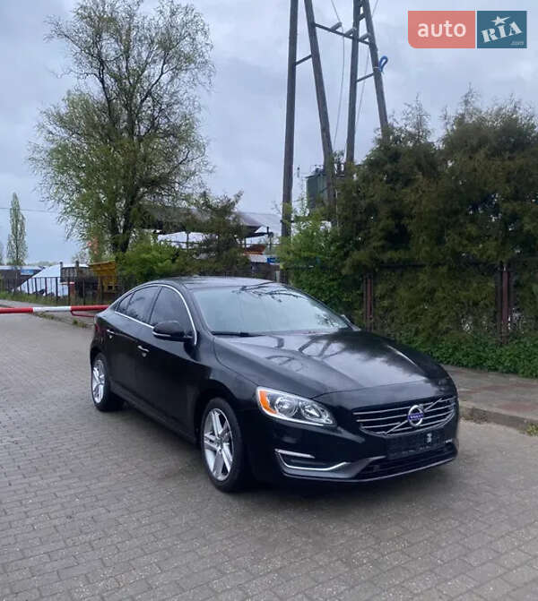 Седан Volvo S60 2015 в Львове