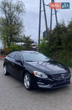 Седан Volvo S60 2015 в 