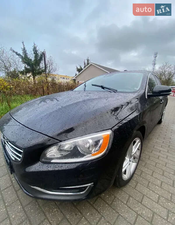 Седан Volvo S60 2015 в Львове