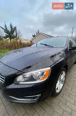 Седан Volvo S60 2015 в 