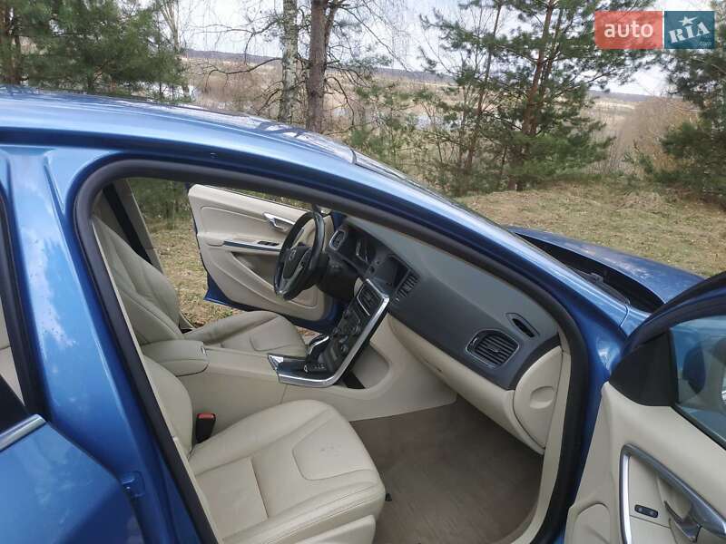 Седан Volvo S60 2013 в Киеве