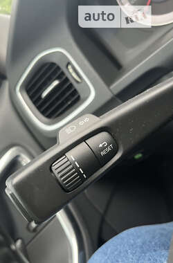 Седан Volvo S60 2013 в 