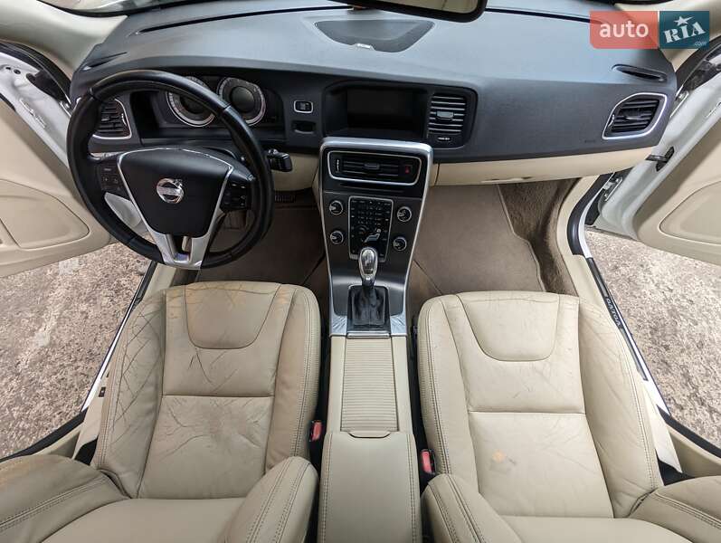Седан Volvo S60 2012 в Ровно