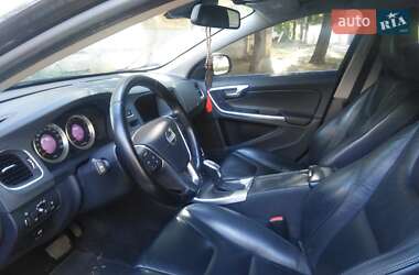 Седан Volvo S60 2013 в 