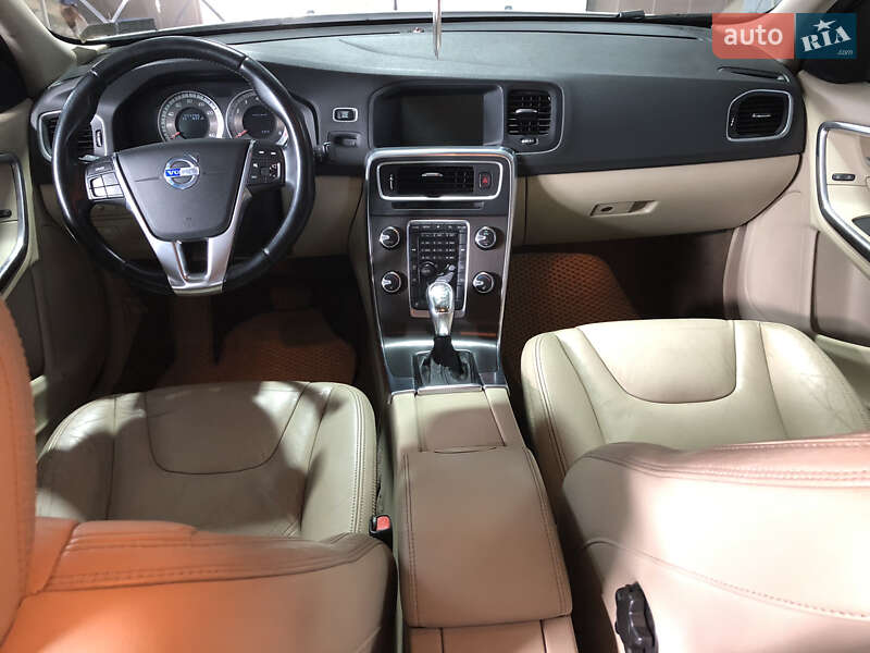 Седан Volvo S60 2012 в Кременчуге