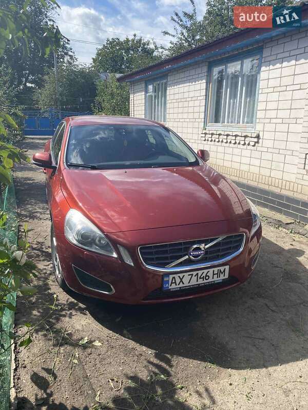 Седан Volvo S60 2012 в Бершаді