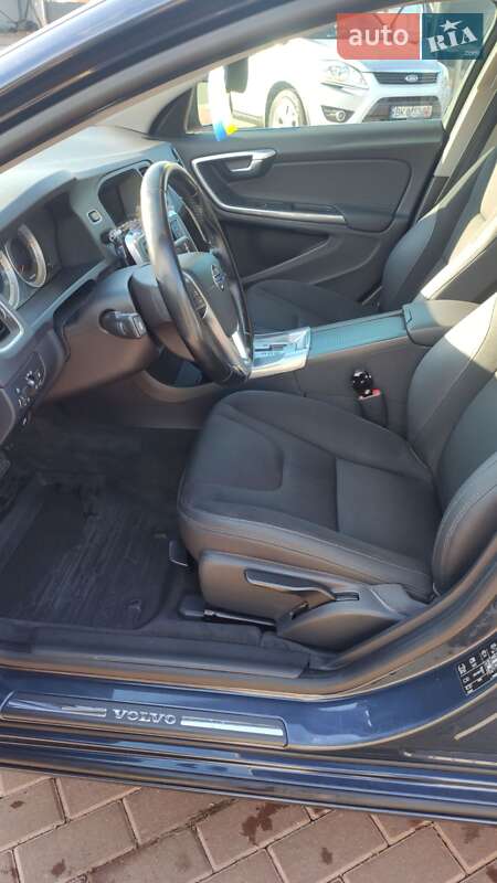 Седан Volvo S60 2011 в Сарнах