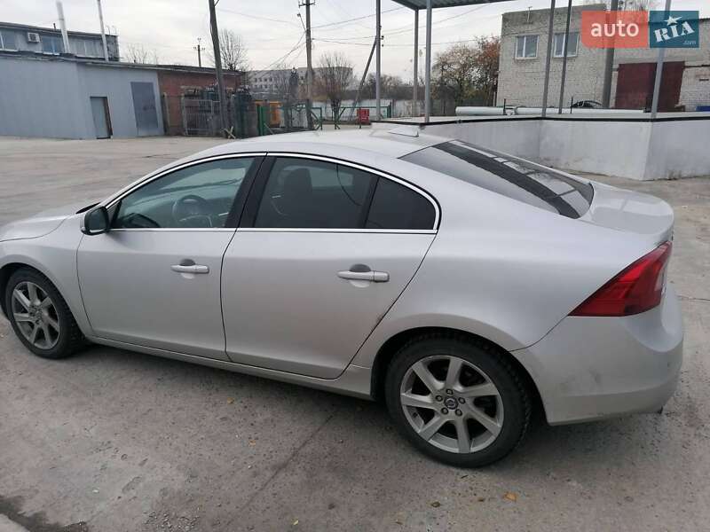 Седан Volvo S60 2013 в Киеве