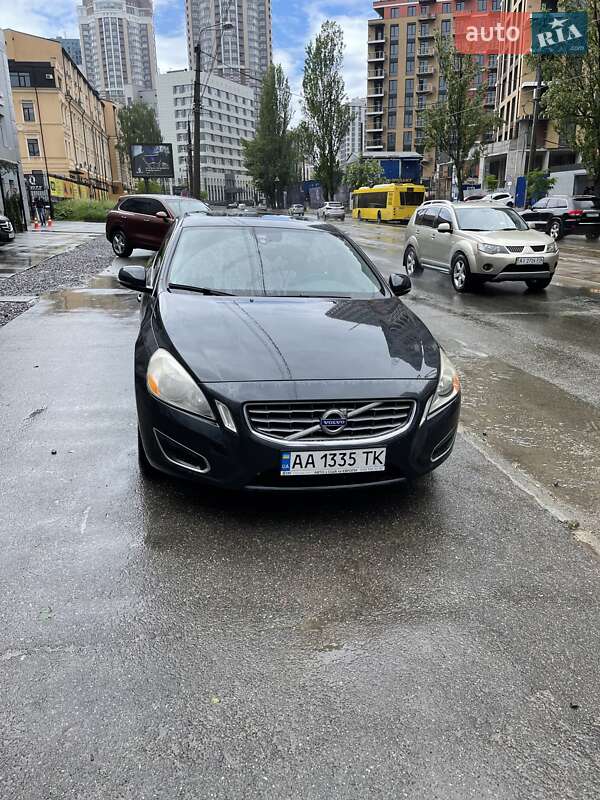 Седан Volvo S60 2011 в Киеве