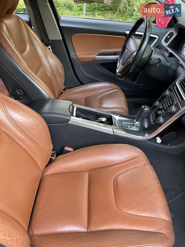 Седан Volvo S60 2011 в Киеве