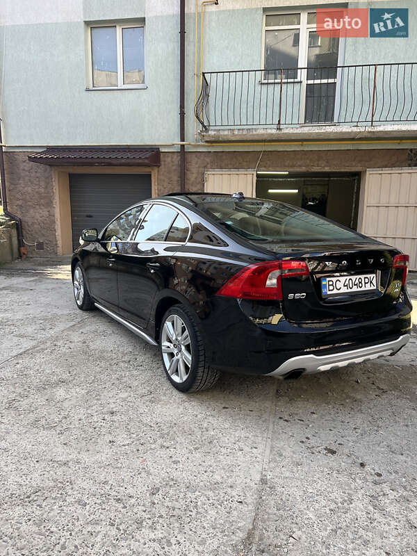 Седан Volvo S60 2010 в Львові
