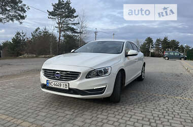 Седан Volvo S60 2018 в Новояворівську