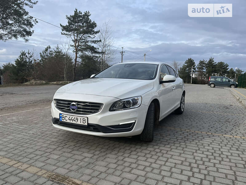 Седан Volvo S60 2018 в Новояворовске