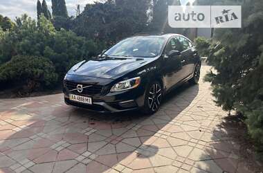 Седан Volvo S60 2016 в Киеве