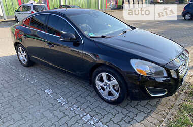 Седан Volvo S60 2012 в Києві