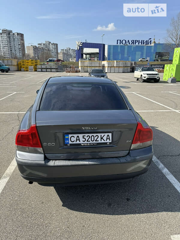 Седан Volvo S60 2004 в Киеве